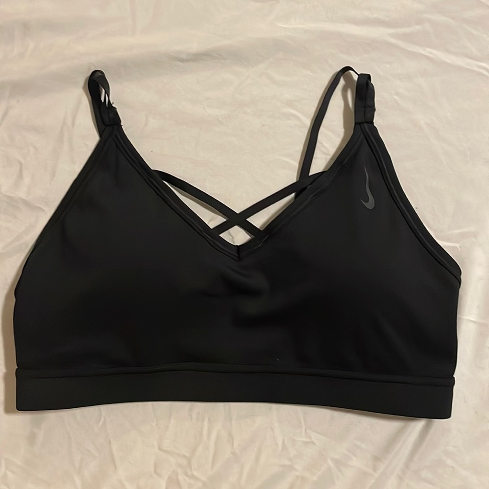BLACK NIKE SPORTS BRA SIZE SMALL